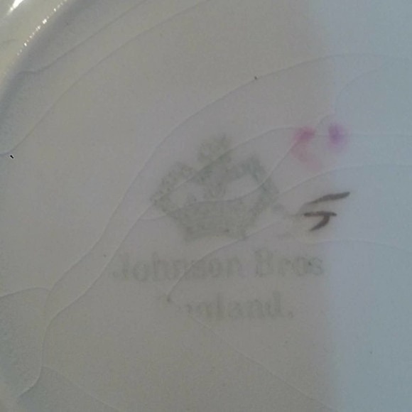 Johnson Bros teacups and saucers (set of 7) - Picture 6 of 6